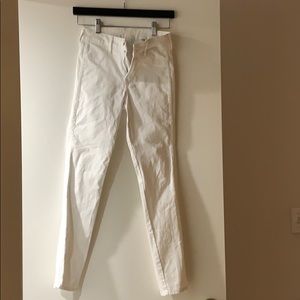 White skinny jeans
